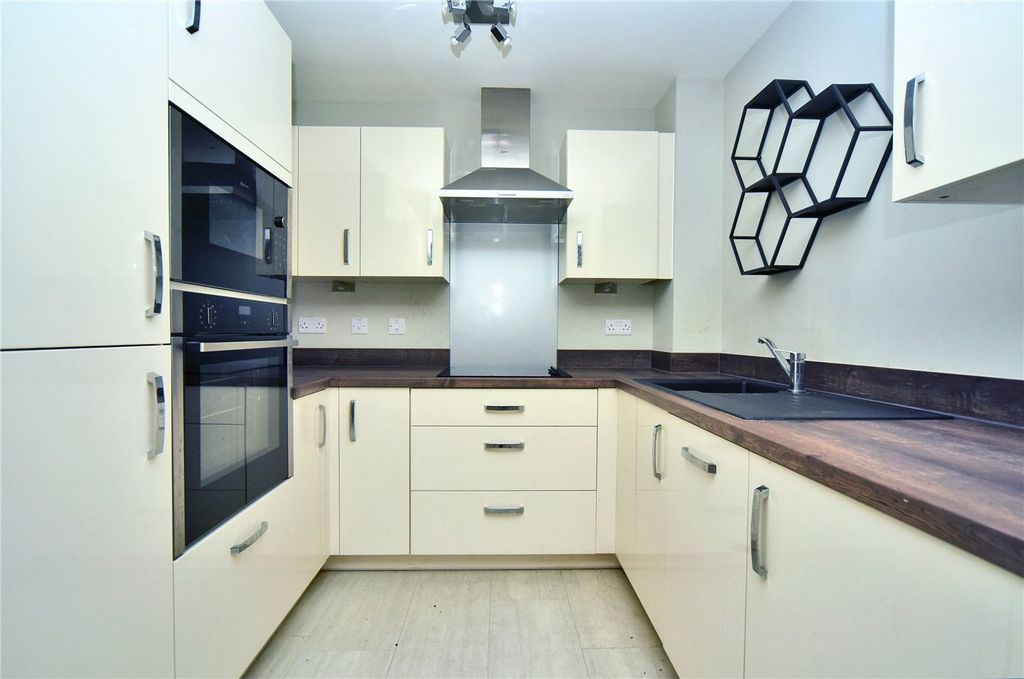 Property photo 3 of 10 Picture No. 16