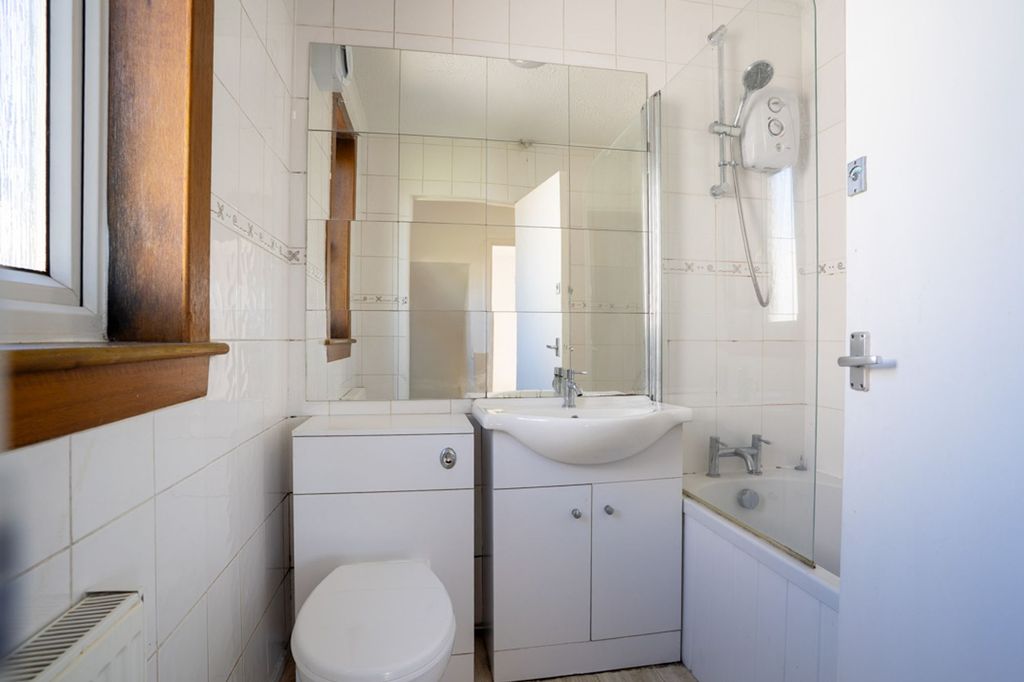 Property photo 3 of 33