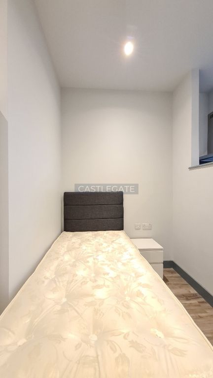 Property photo 3 of 12 Room 72, Renaissance Works, 105 New Street, Huddersfield, HD1 2At