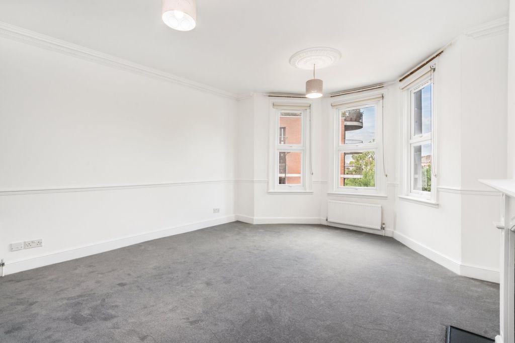 Property photo 2 of 12 Picture No. 02