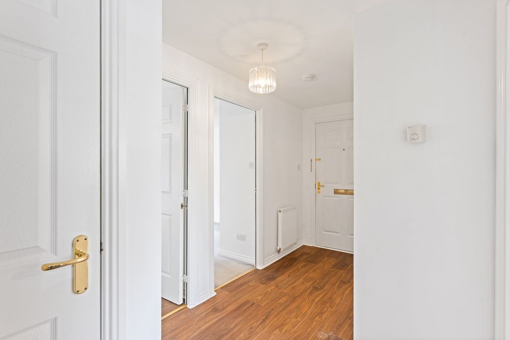 Property photo 2 of 19 Hallway
