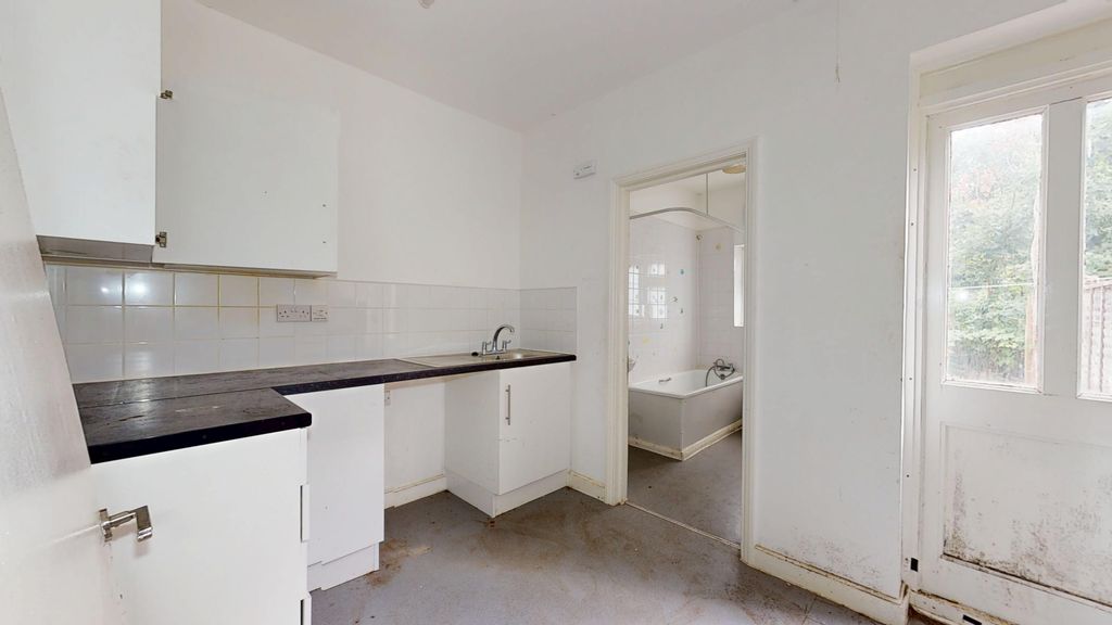 Property photo 3 of 18 65 Henchman Street, Acton, London, W12 0Bw