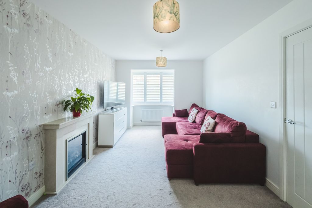 Property photo 3 of 35 3467645