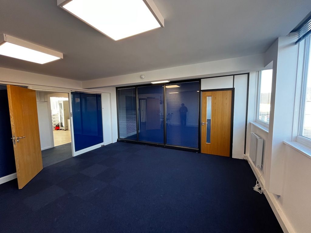 Property photo 3 of 7 Photo 2