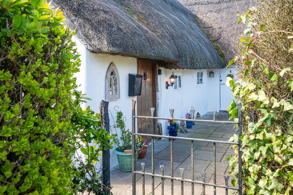 Property photo 3 of 31