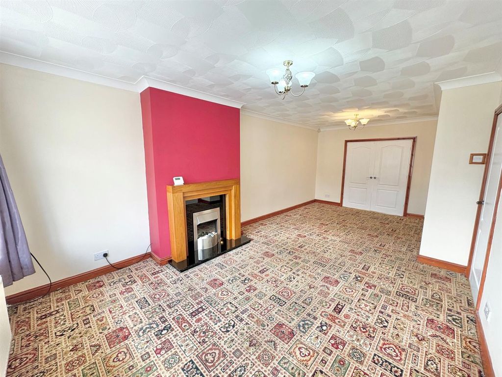 Property photo 2 of 13 Lounge 2.Jpg