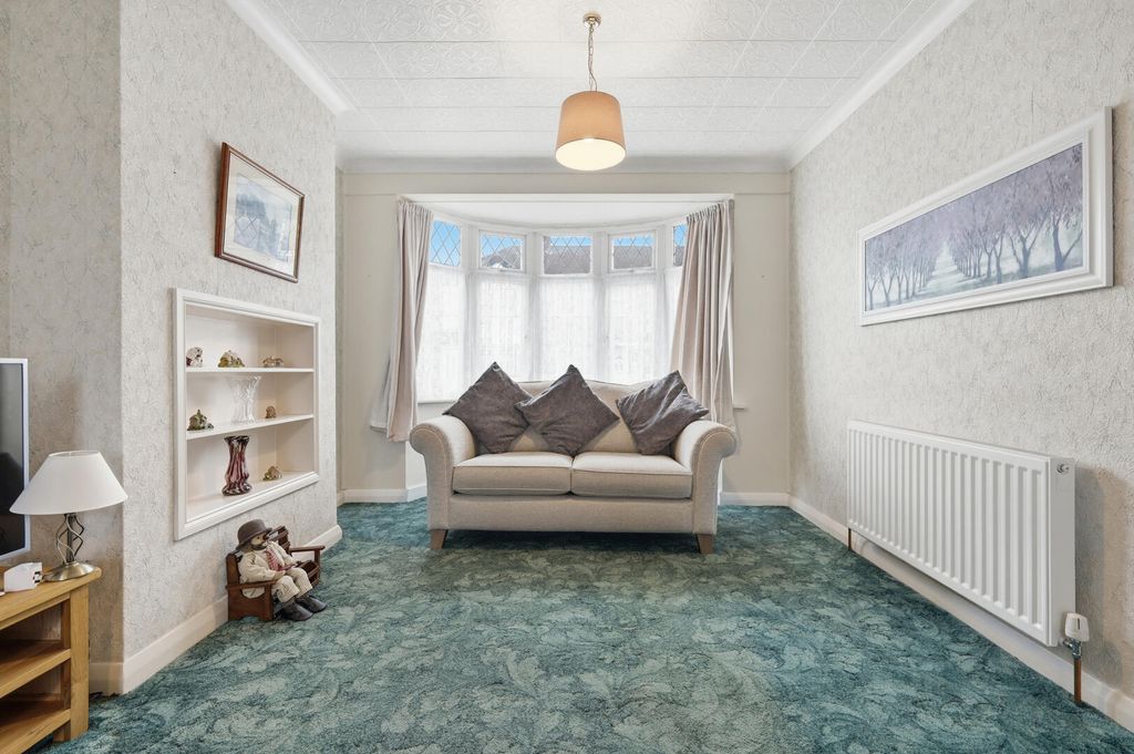 Property photo 3 of 24 Living Room