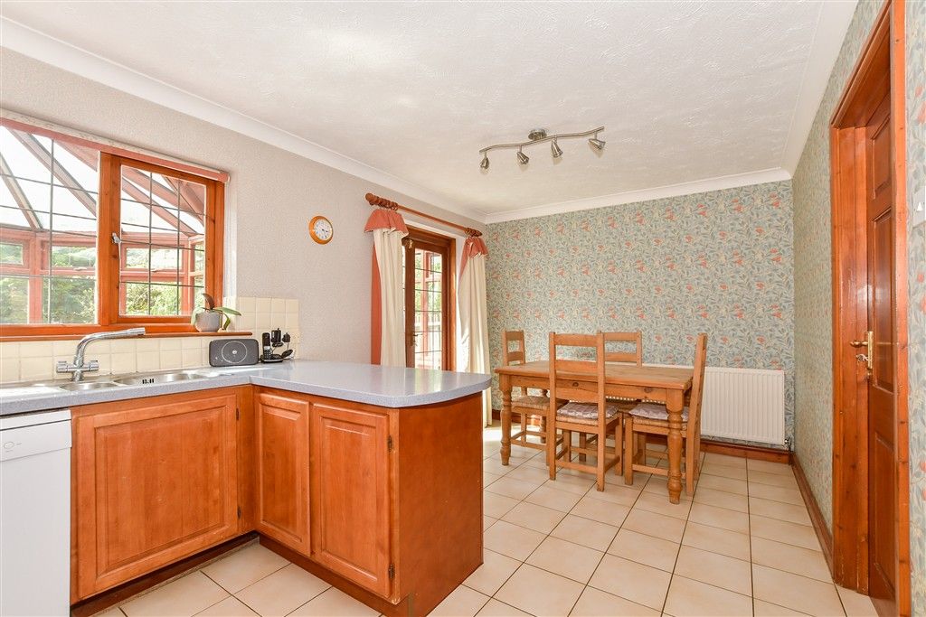Property photo 3 of 20 Kitchen
