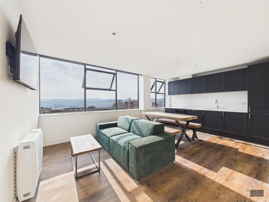 Property photo 1 of 9 Cam02887G0-Pr0411-Still003.Jpg