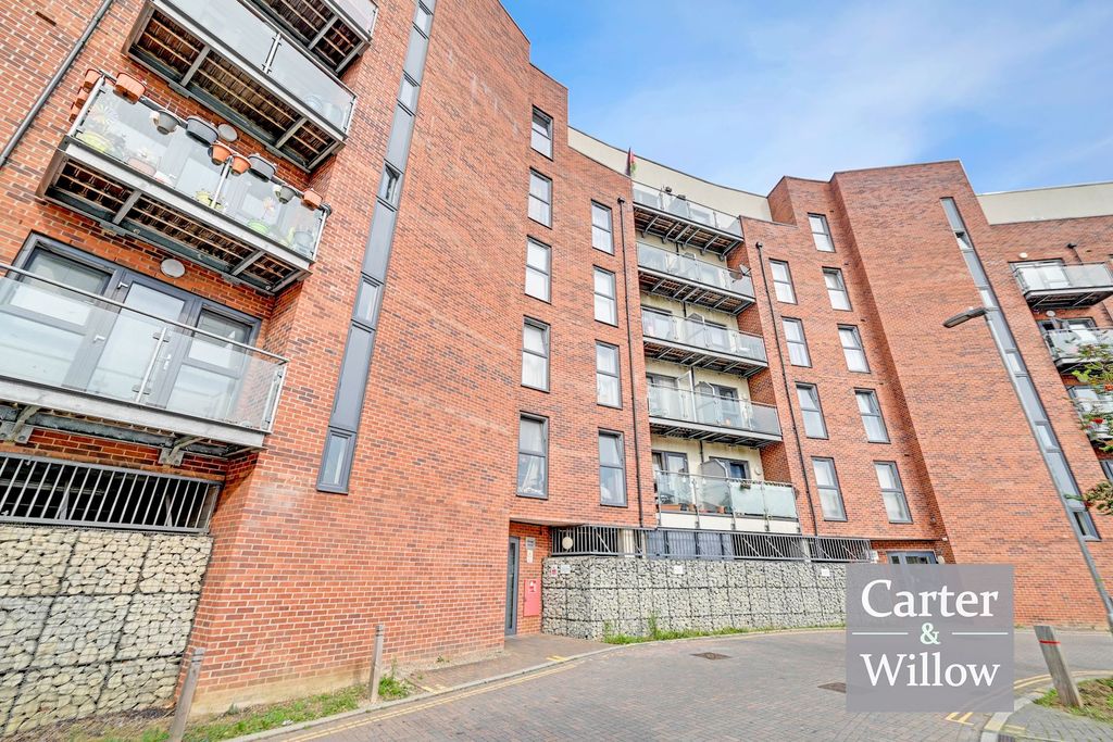 Property photo 1 of 11