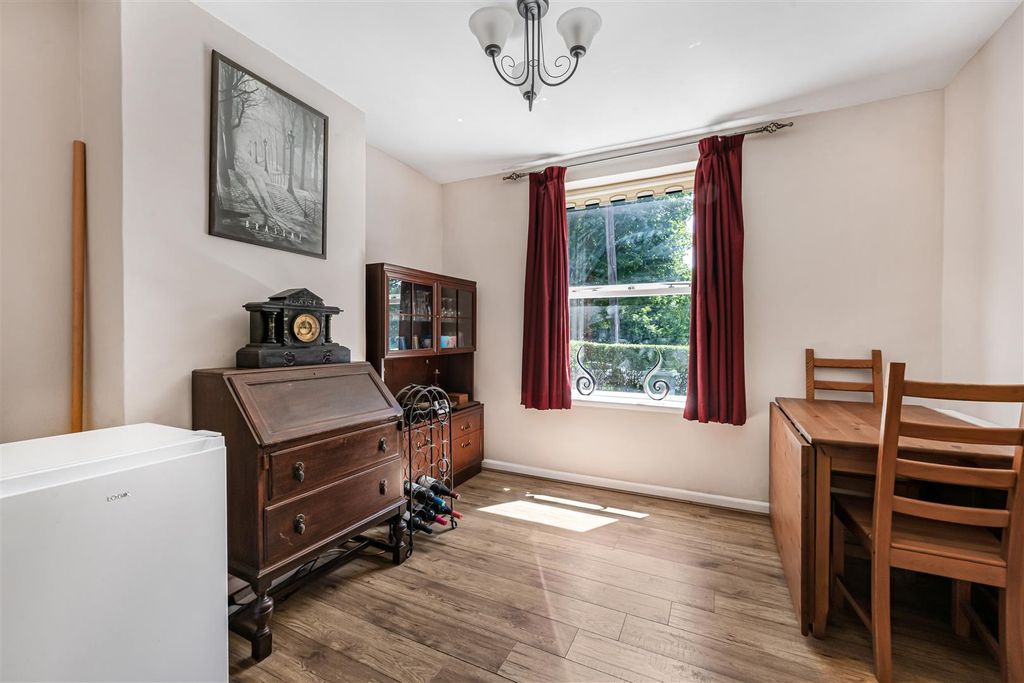 Property photo 3 of 9 7_84724.Jpg