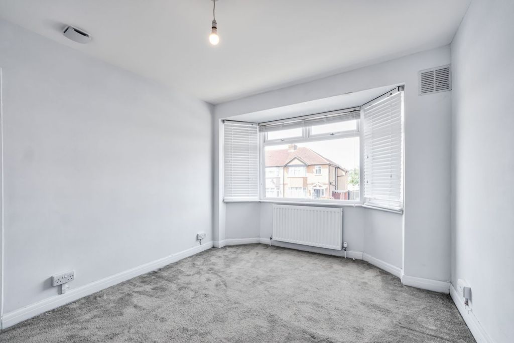 Property photo 1 of 20 Picture No. 06
