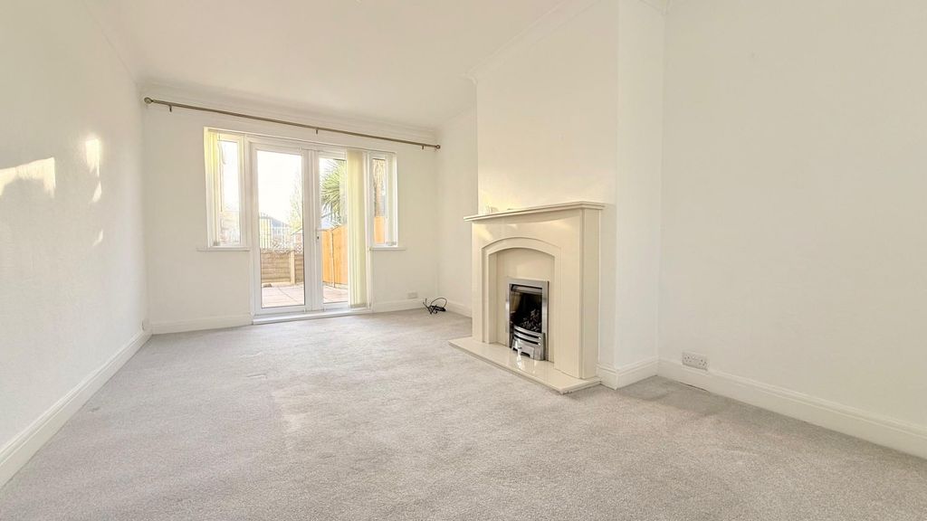 Property photo 3 of 10 Thumbnail_Img_9824.Jpg