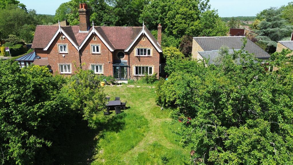 Property photo 1 of 11