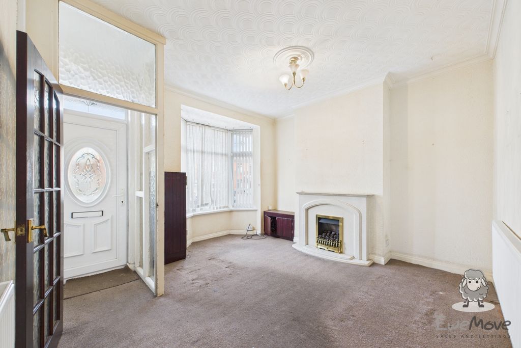 Property photo 2 of 11 12