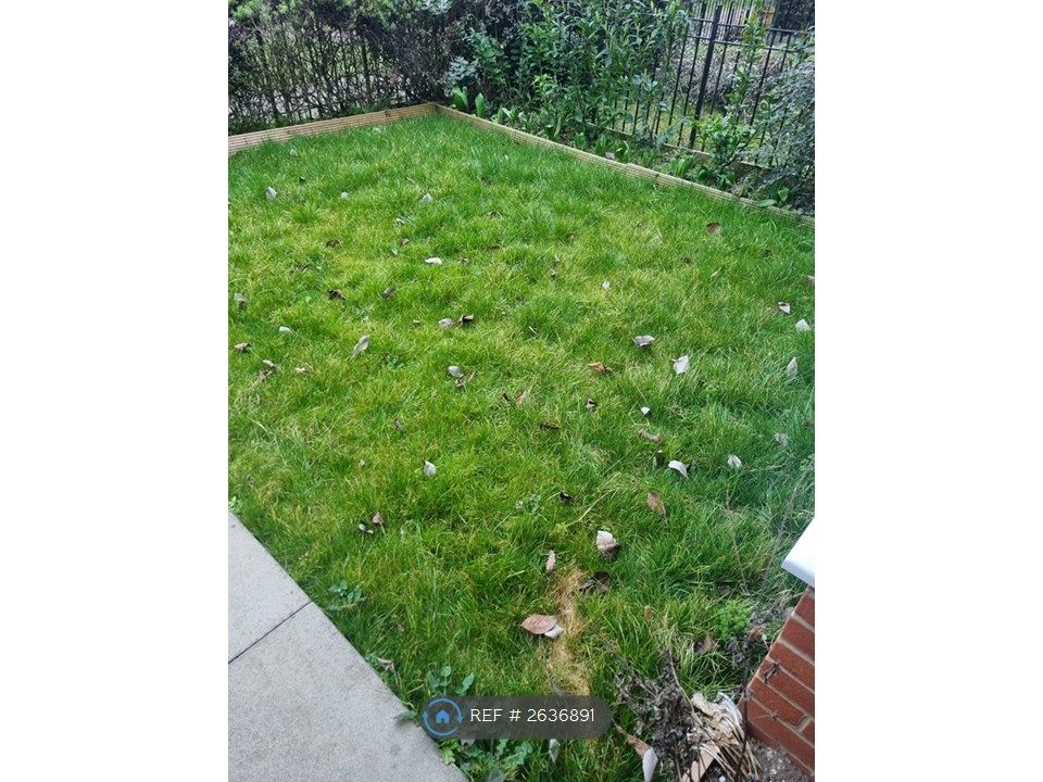 Property photo 3 of 15 Front Lawn