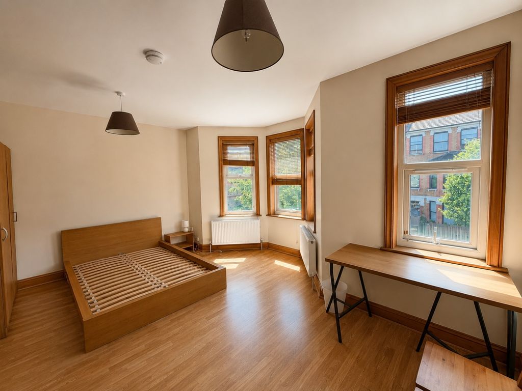 Property photo 2 of 8