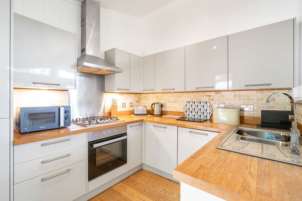 Property photo 2 of 16 Kitchen