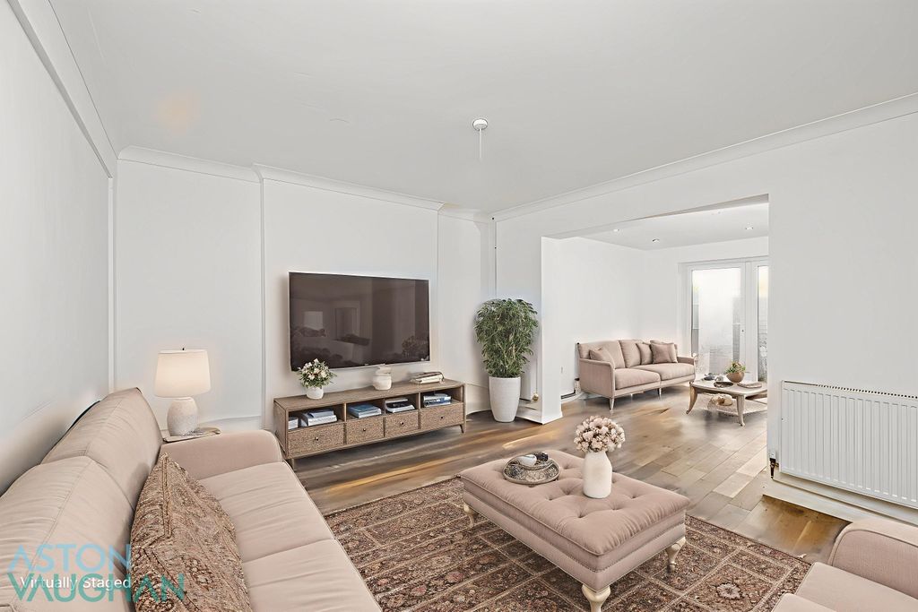 Property photo 2 of 15 4599681