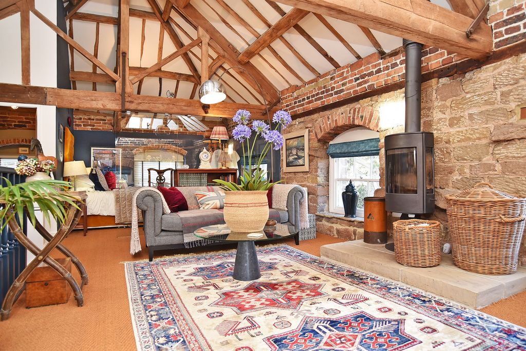 Property photo 2 of 26