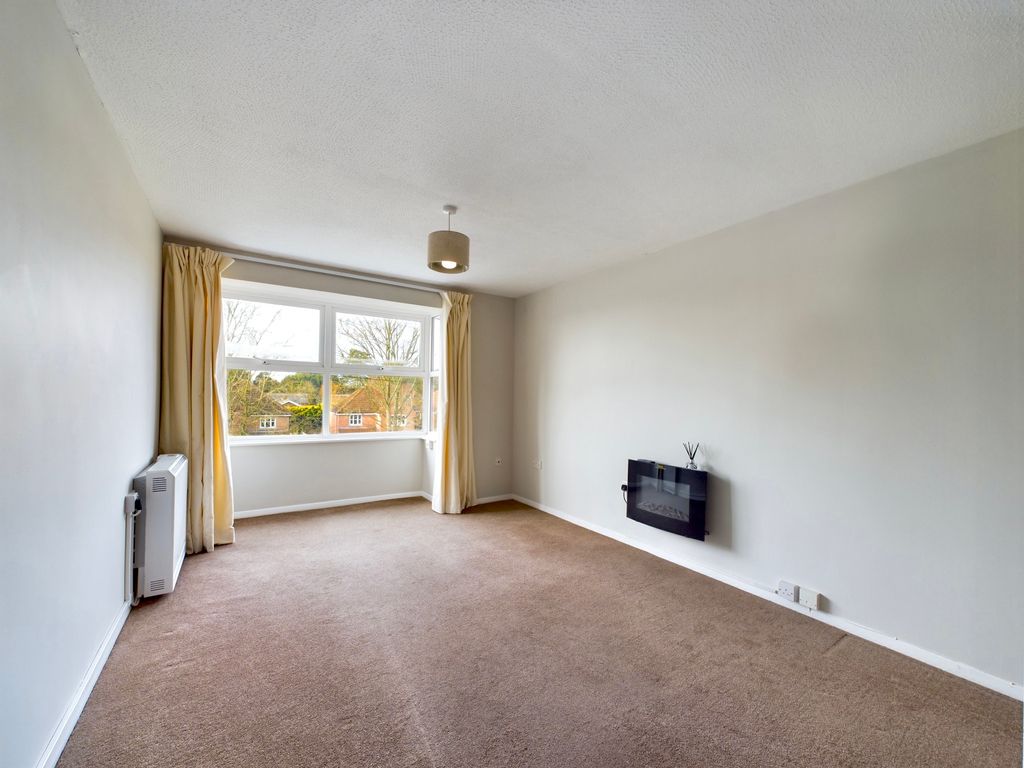 Property photo 3 of 6 Rowan House Light1 2