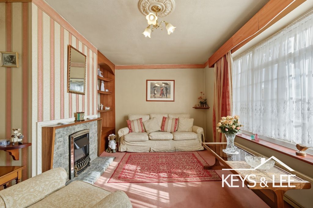 Property photo 2 of 14 3825164