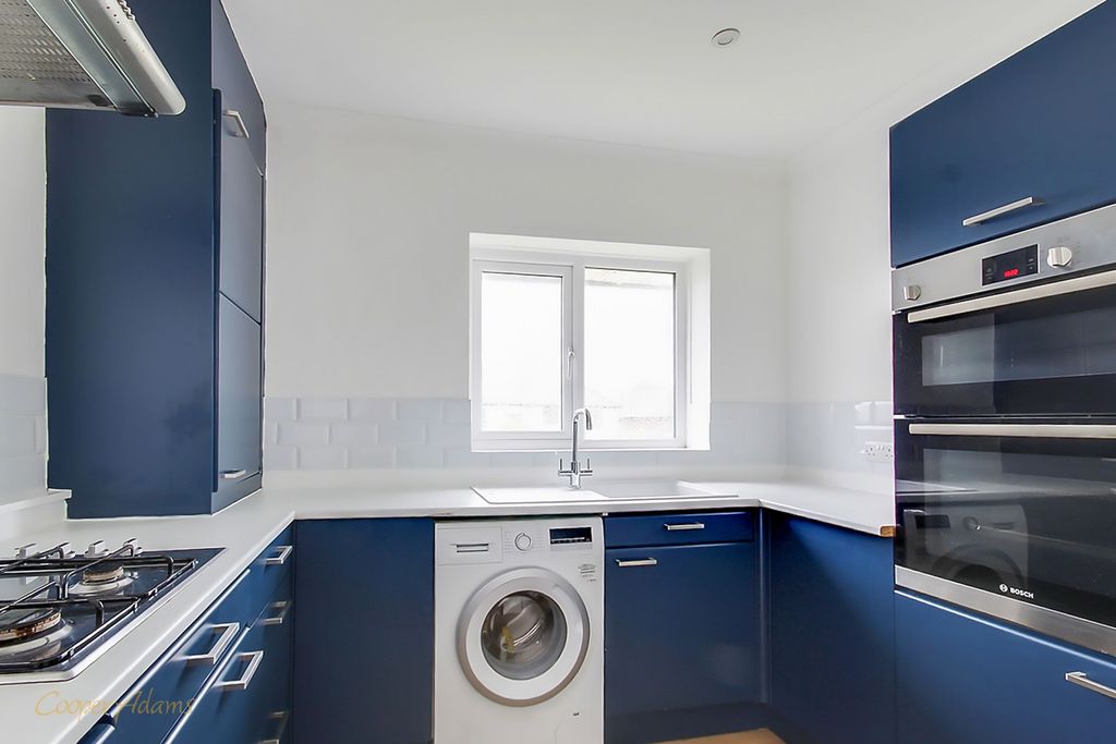 Property photo 2 of 10 Kitchen