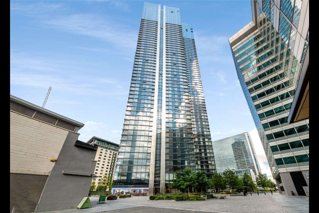 Property photo 1 of 10 Building