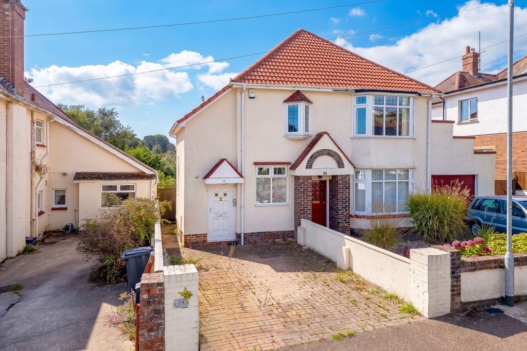 Property photo 1 of 10