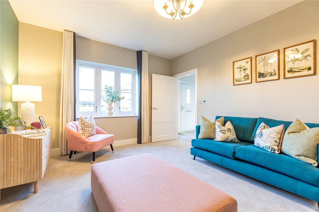 Property photo 1 of 13 Living Room