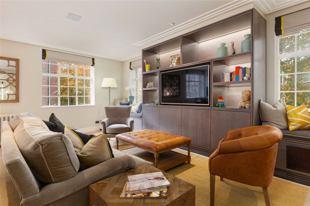 Property photo 3 of 15 Reception