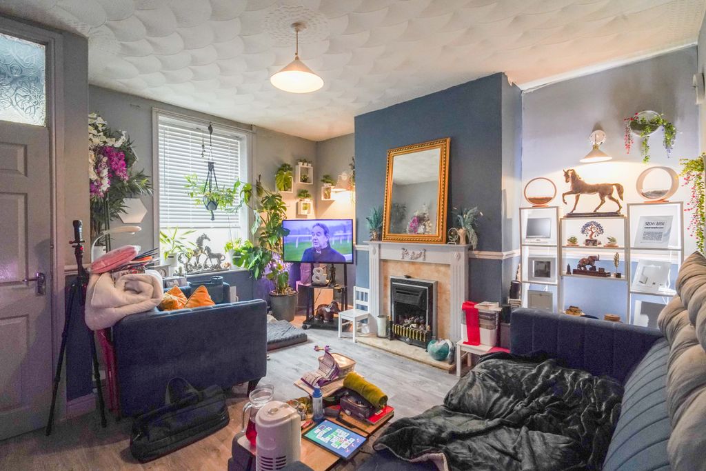 Property photo 3 of 18