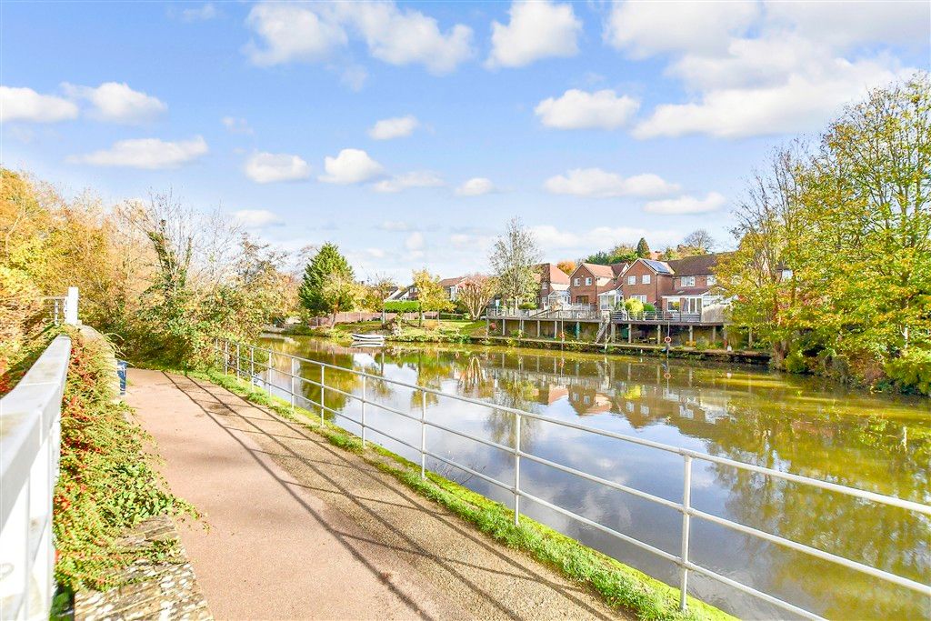 Property photo 2 of 15 Surrounding Area