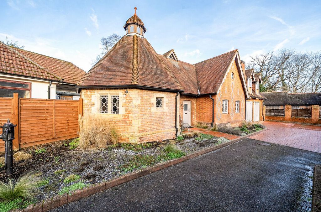 Property photo 1 of 17 Photograph 1