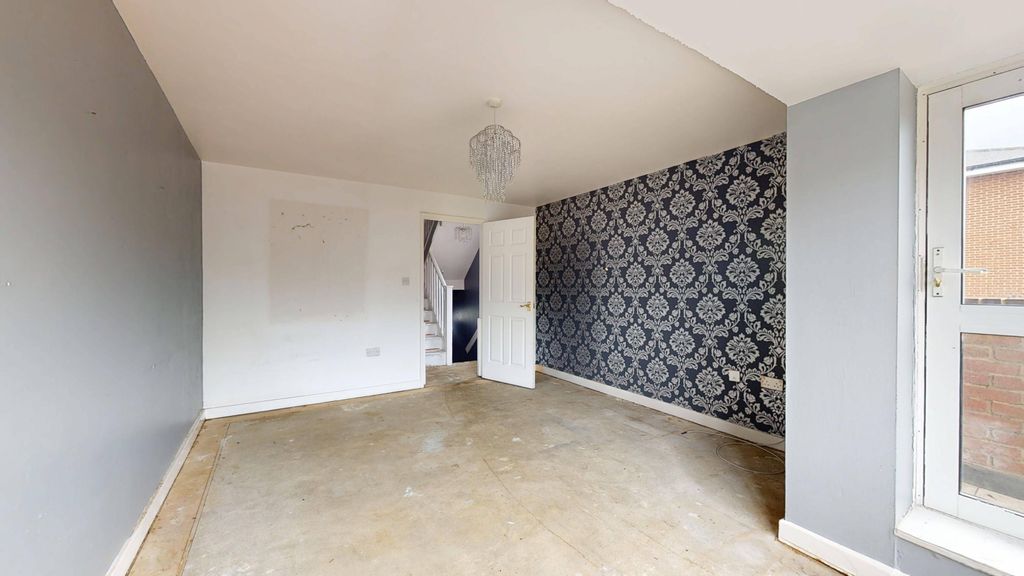 Property photo 3 of 13 14 Silver Birch Avenue, Chingford, London, E4 8Yt