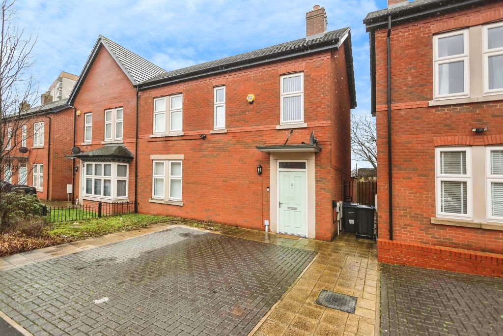 Property photo 2 of 18