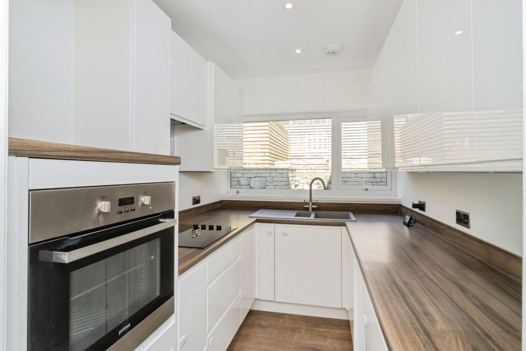 Property photo 3 of 31