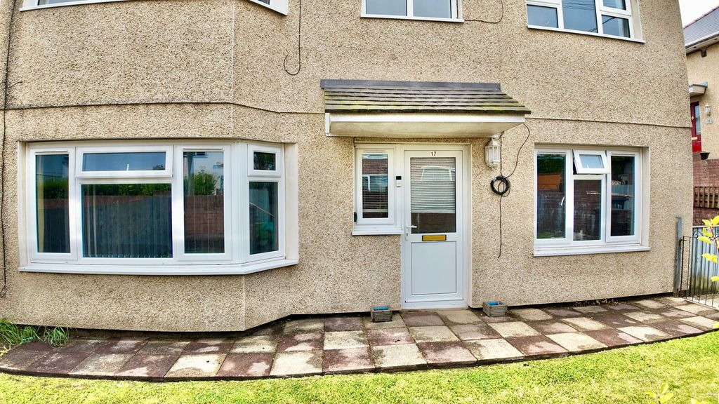 Property photo 2 of 19
