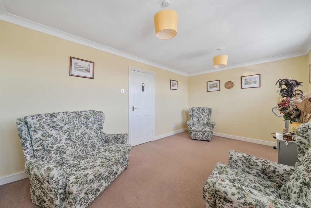 Property photo 3 of 15 1499336-8-6A744Fa...