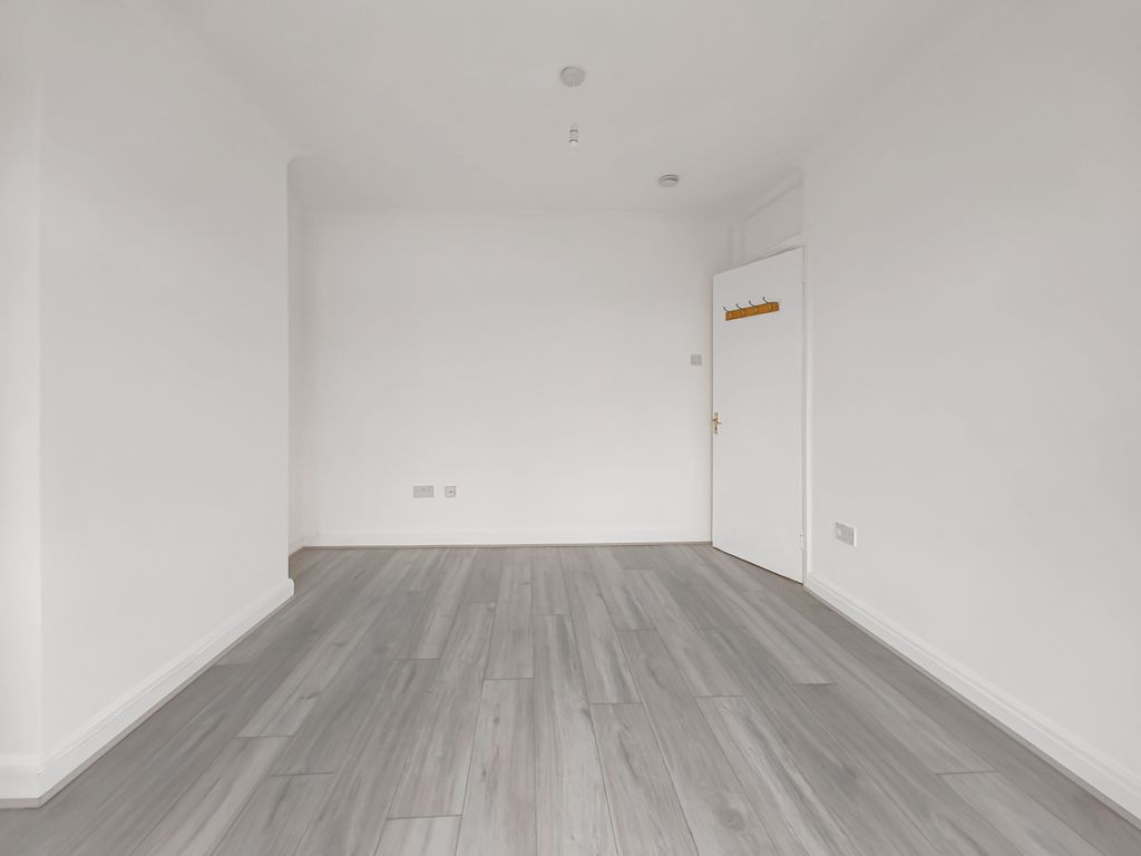 Property photo 2 of 38 Gallery