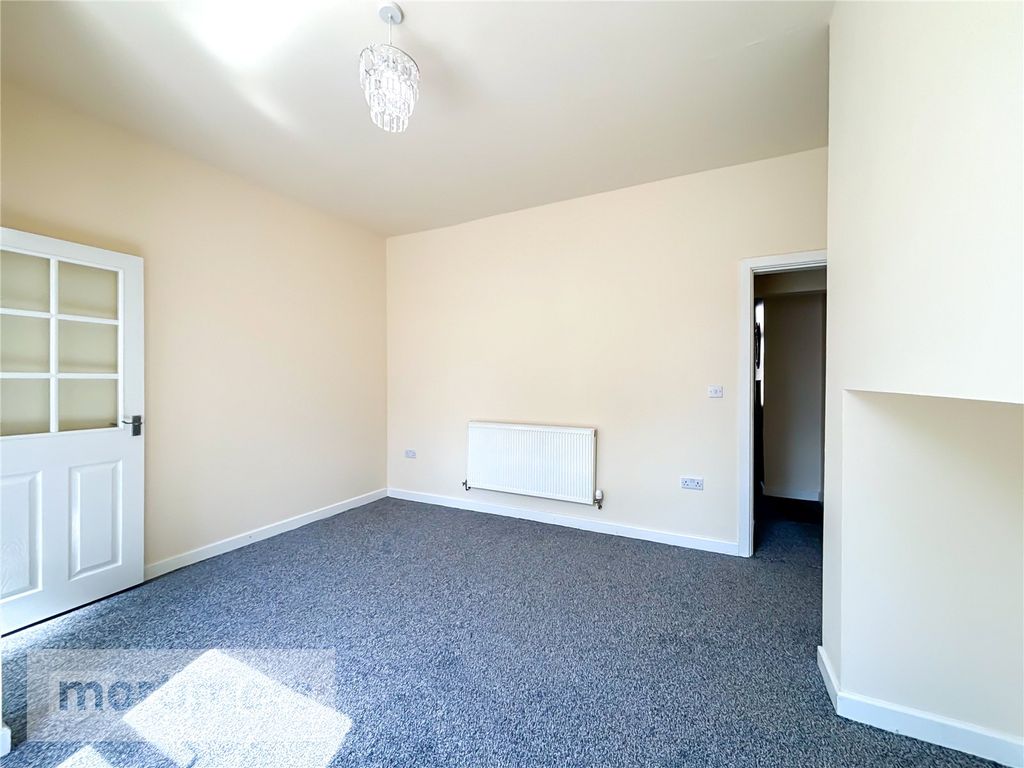 Property photo 3 of 16 Living Room