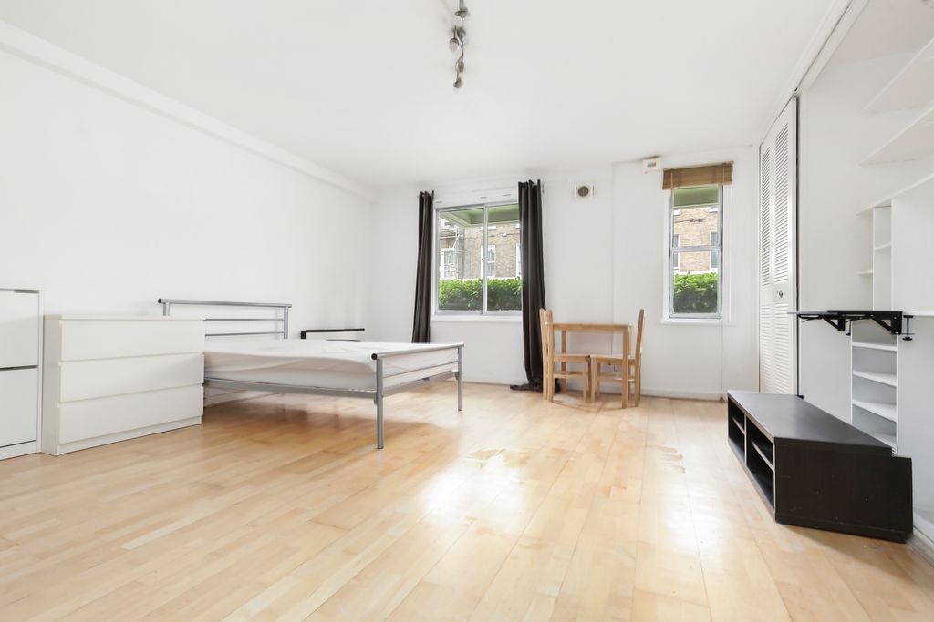 Property photo 2 of 8 Picture No. 12