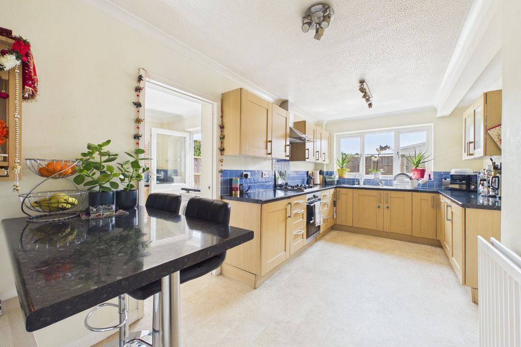 Property photo 2 of 16 Picture No. 05