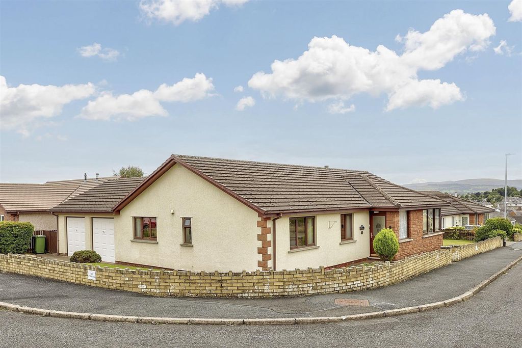 Property photo 1 of 29 Outside