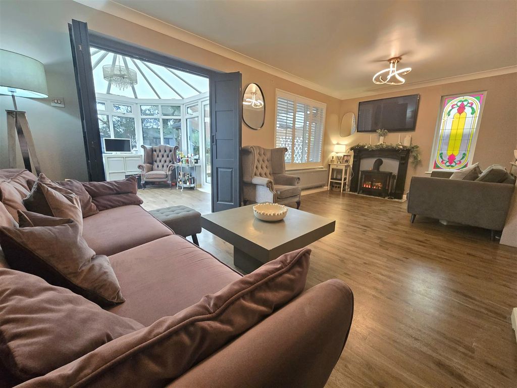 Property photo 2 of 22 Living Room 1