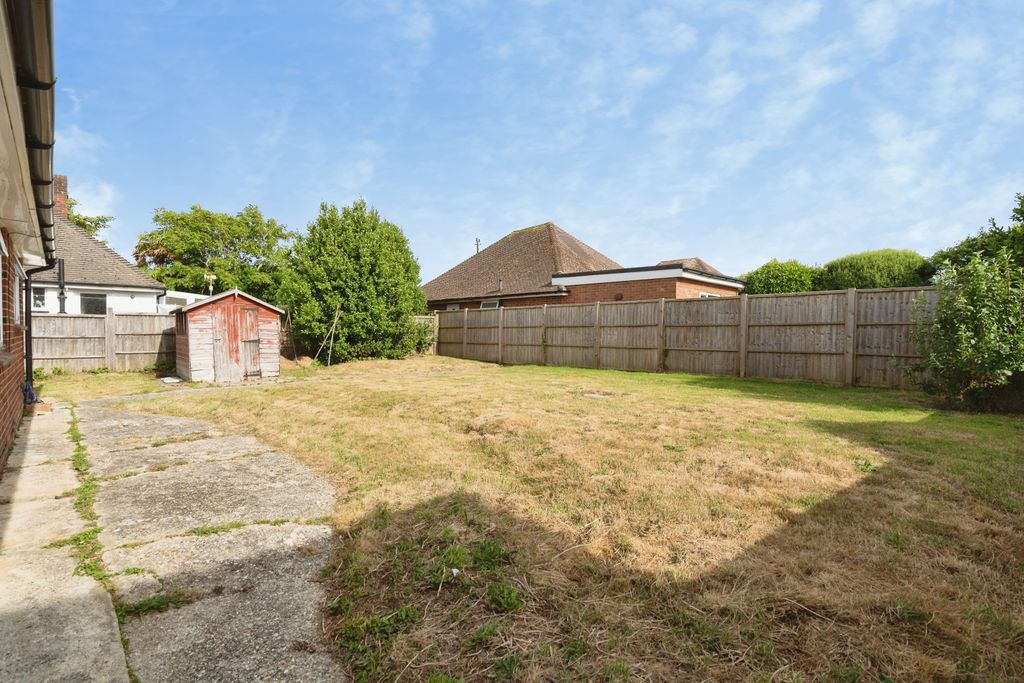 Property photo 2 of 25