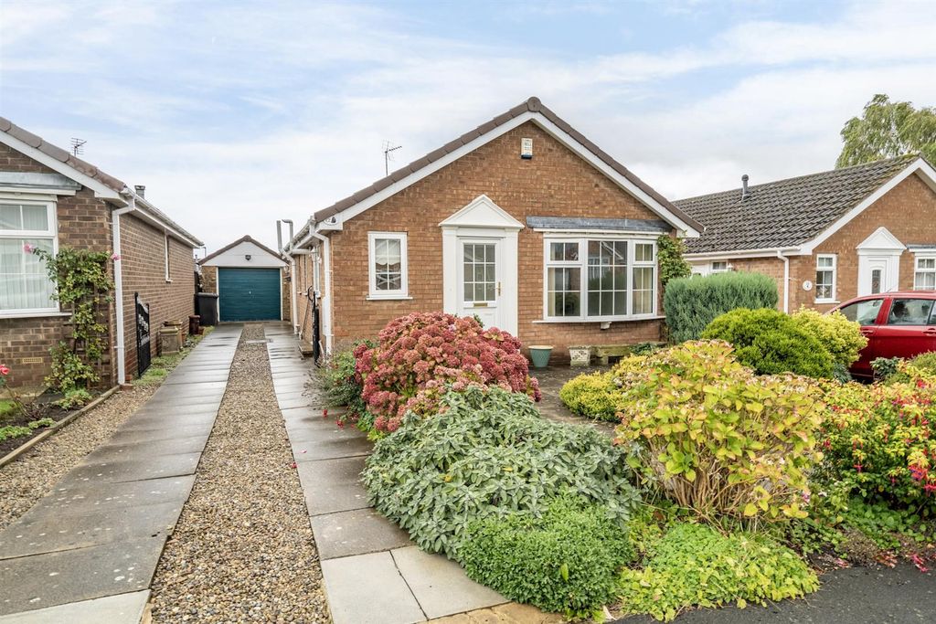 Property photo 1 of 11 External