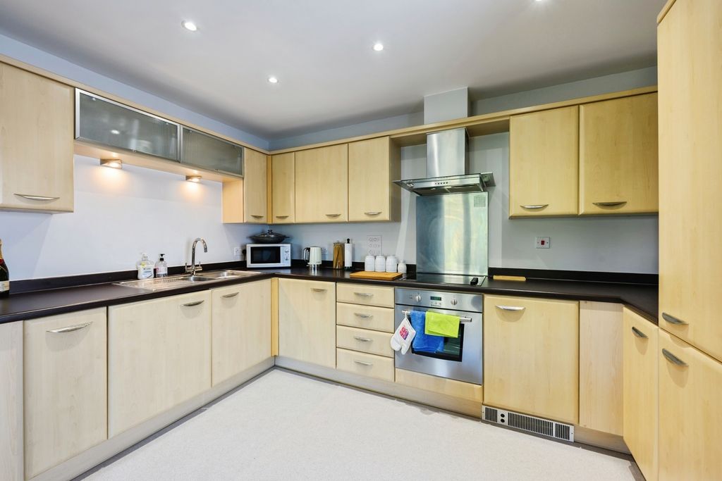 Property photo 3 of 16 Pbox-Img.Jpg