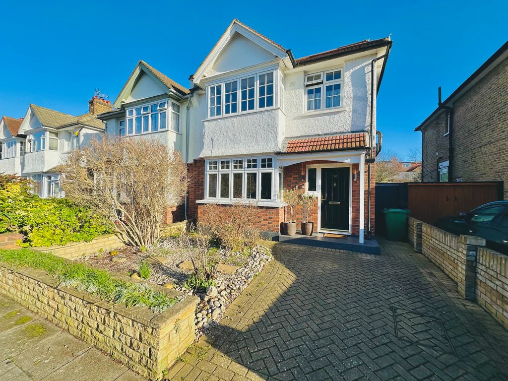 Property photo 1 of 18