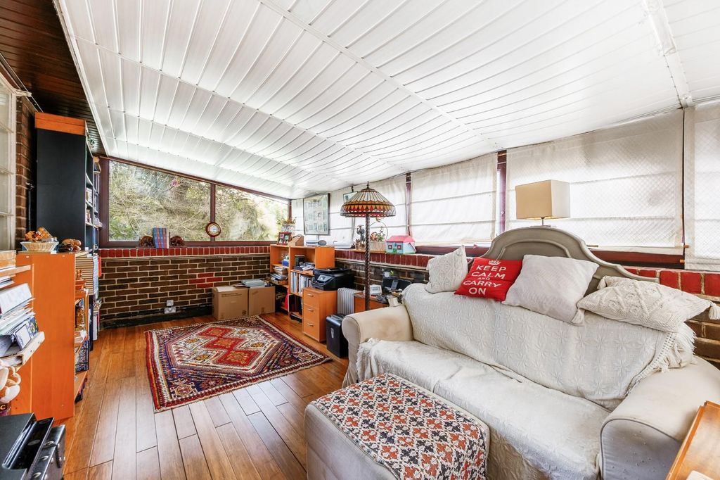 Property photo 2 of 22 5 Dallas Road-2.Jpg